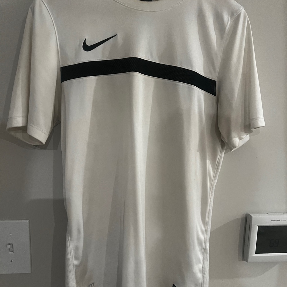 Nike Men's White Tee with Black Stripe
